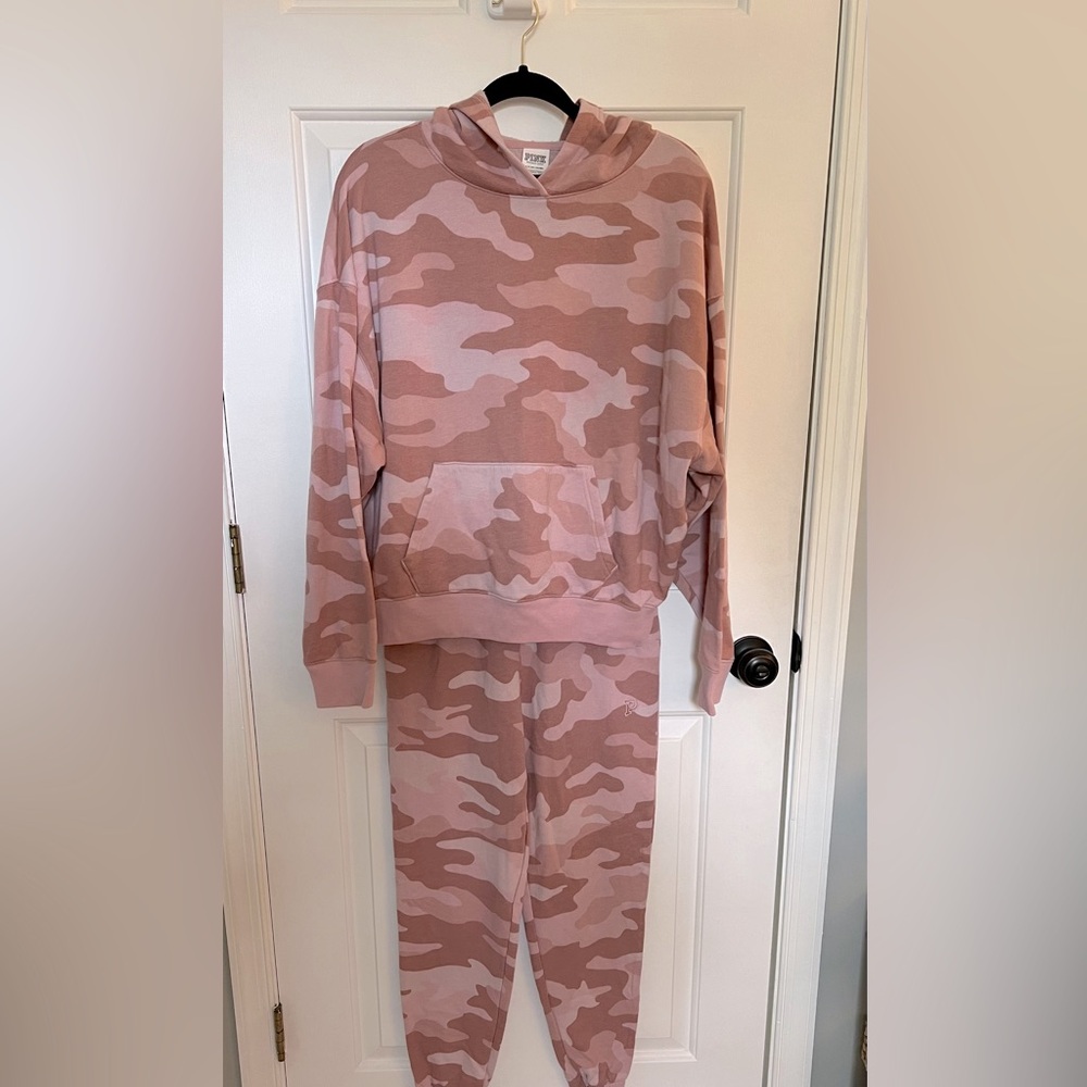 VS PINK Two Piece Camo Sweats Bundle!